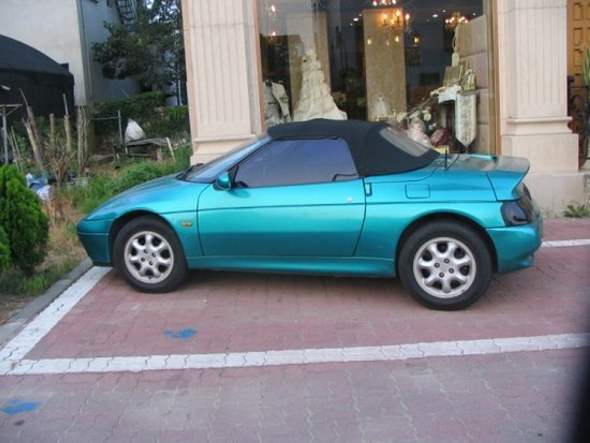 Kia Roadster Elan