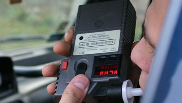 Miał 3 promile i prowadził auto. Zatrzymany dzięki świadkowi