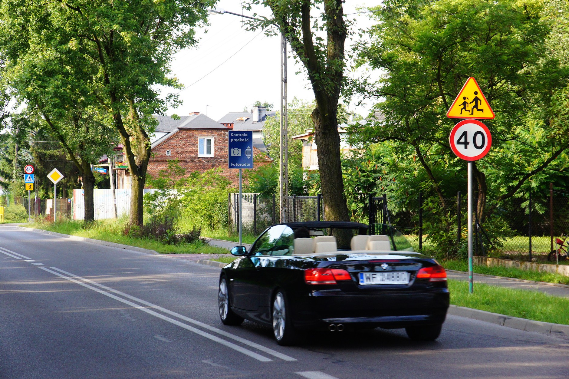 Fotoradar w okolicy szkoły