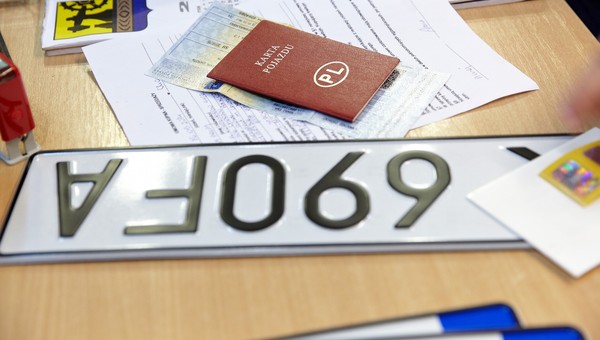Nawet 1000 zł kary za przekroczenie terminu rejestracji samochodu - już od stycznia