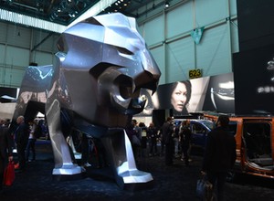 Peugeot w Genewie - tradycja, nowoczesność i... młynki