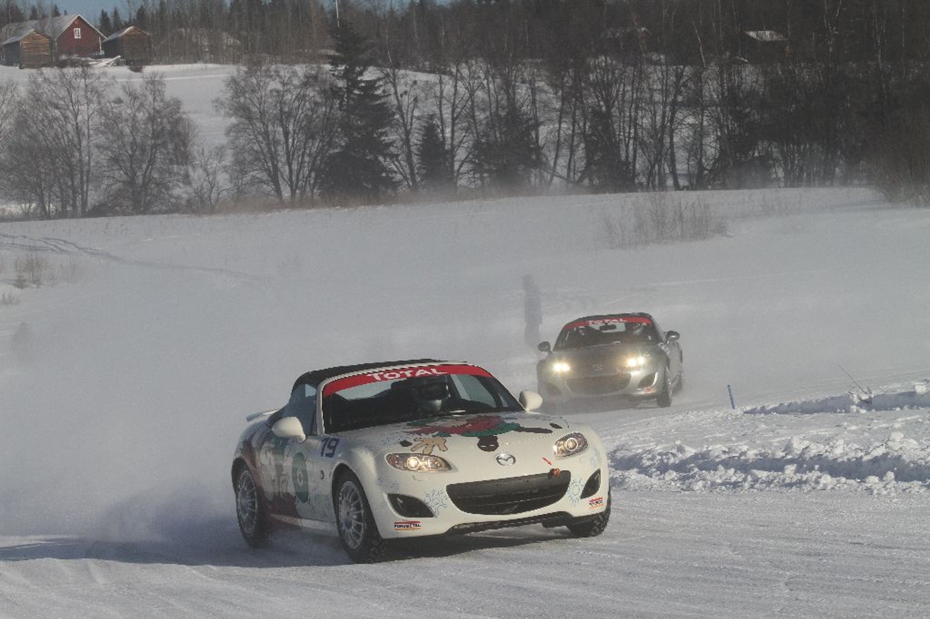 Emocjonujący finisz wyścigu Mazda MX-5 Ice Race