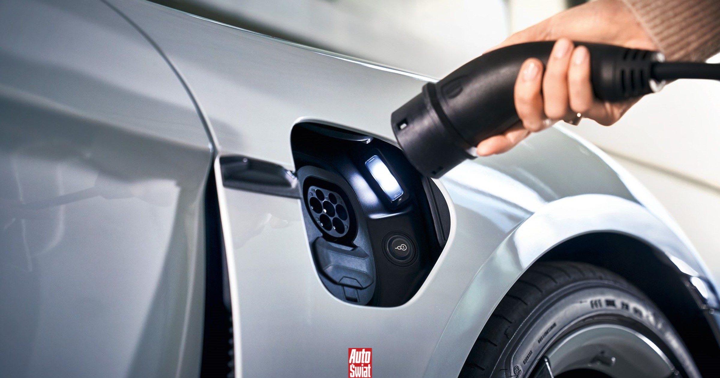 To kluczowy miesiąc dla aut elektrycznych w Polsce. Sześć ważnych cyfr