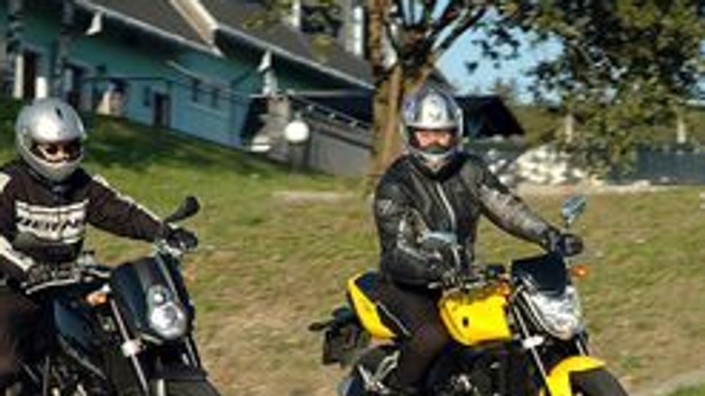 KTM 990 SuperDuke vs. Yamaha FZ1 (test porównawczy)