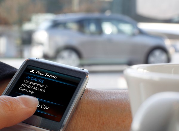 Samochody sterowane zegarkiem – nie tylko premium