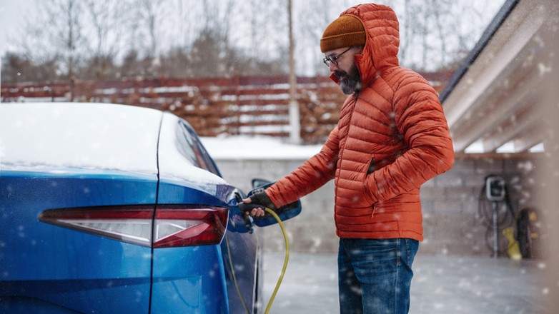 W zimowych warunkach hybrydy plug-in robią się umiarkowanie ekonomiczne. Trochę zależy od ciebie, ale nie wszystko