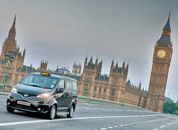 Nissan NV200 londyńską taksówką?
