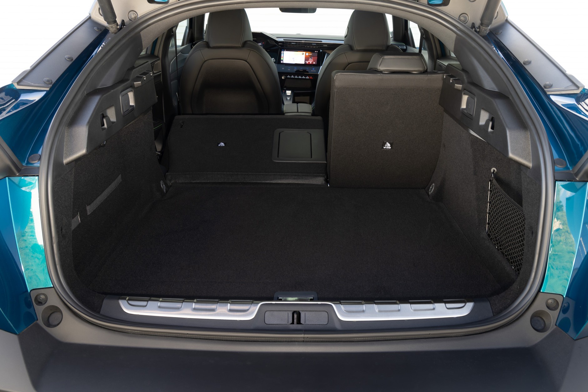 Peugeot 408 HYBRID 225 e-EAT8