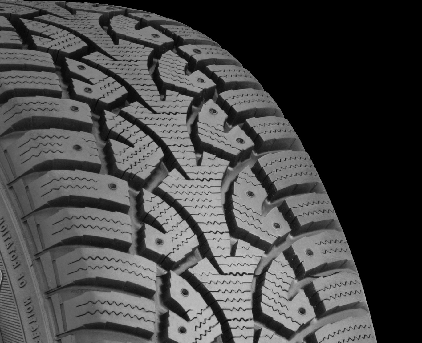 Opona przystosowana do montażu kolców