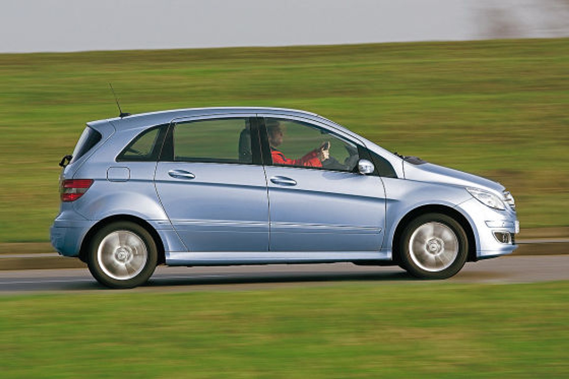 Jazda bez trzymanki - czyli auta z najsłabszymi hamulcami