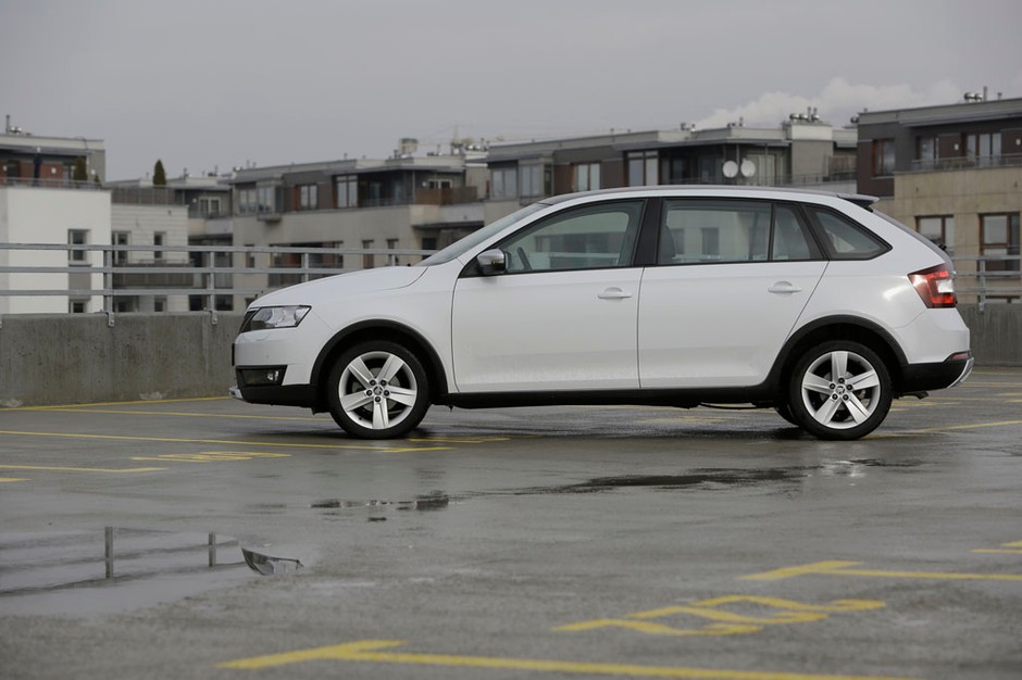 Skoda Rapid w mundurku