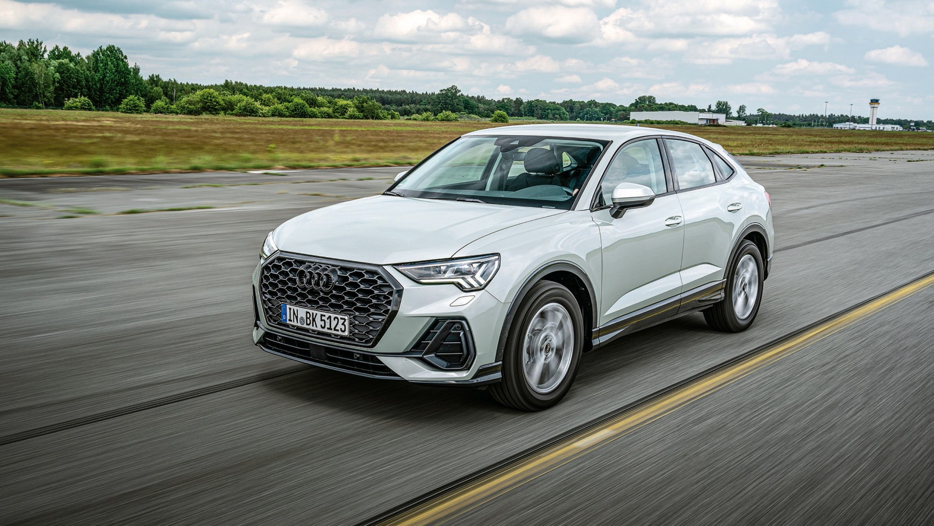 Porównanie: Audi Q3 Sportback 35 TFSI S Tronic, BMW X2 sDrive 18i, Renault Arkana 1.3 TCE 140 EDC