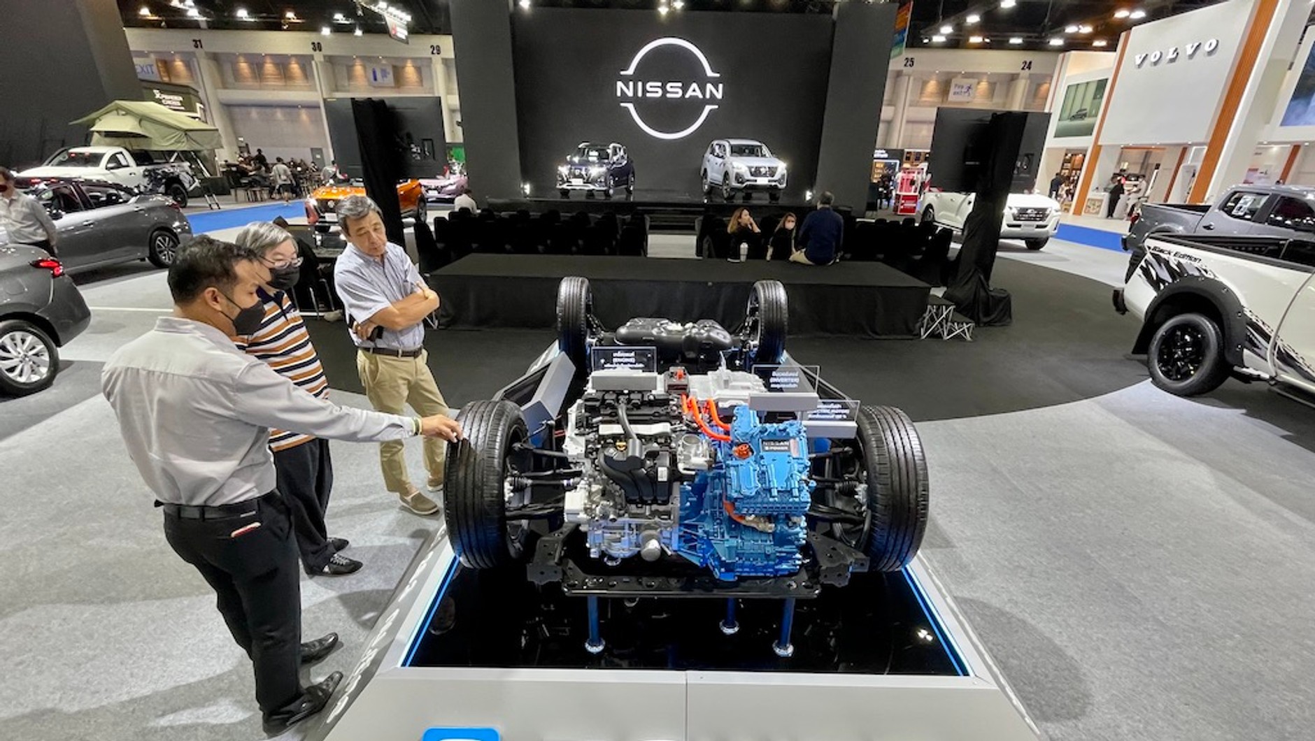 Nissan na salonie w Bangkoku