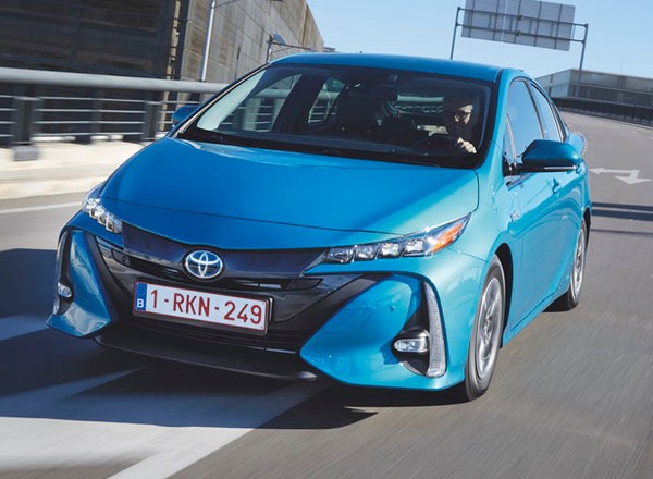 Toyota Prius Plug-in Hybrid - hybryda 2.0