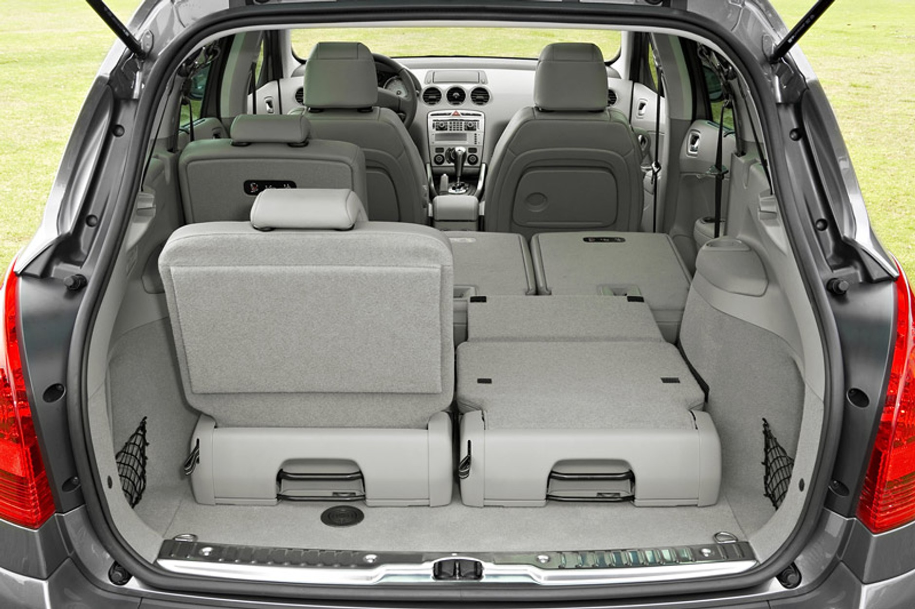 Genewa 2008: Peugeot 308 SW – aż siedem miejsc w nowym kombi