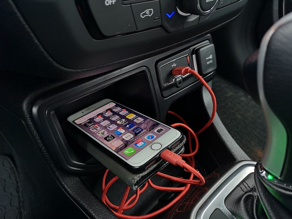 Tradycyjne ładowanie kablem USB