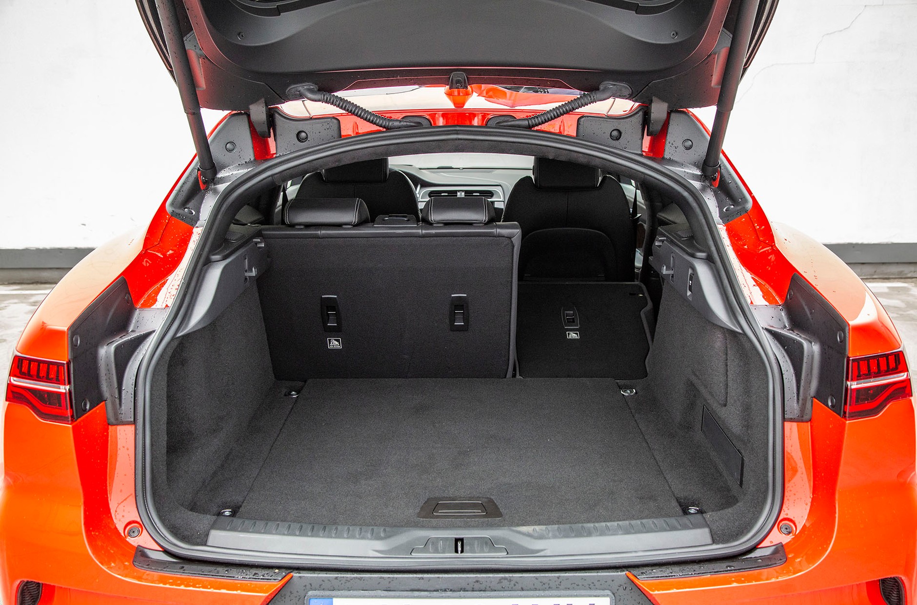 Jaguar i-Pace - czy jest lepszy od Tesli?