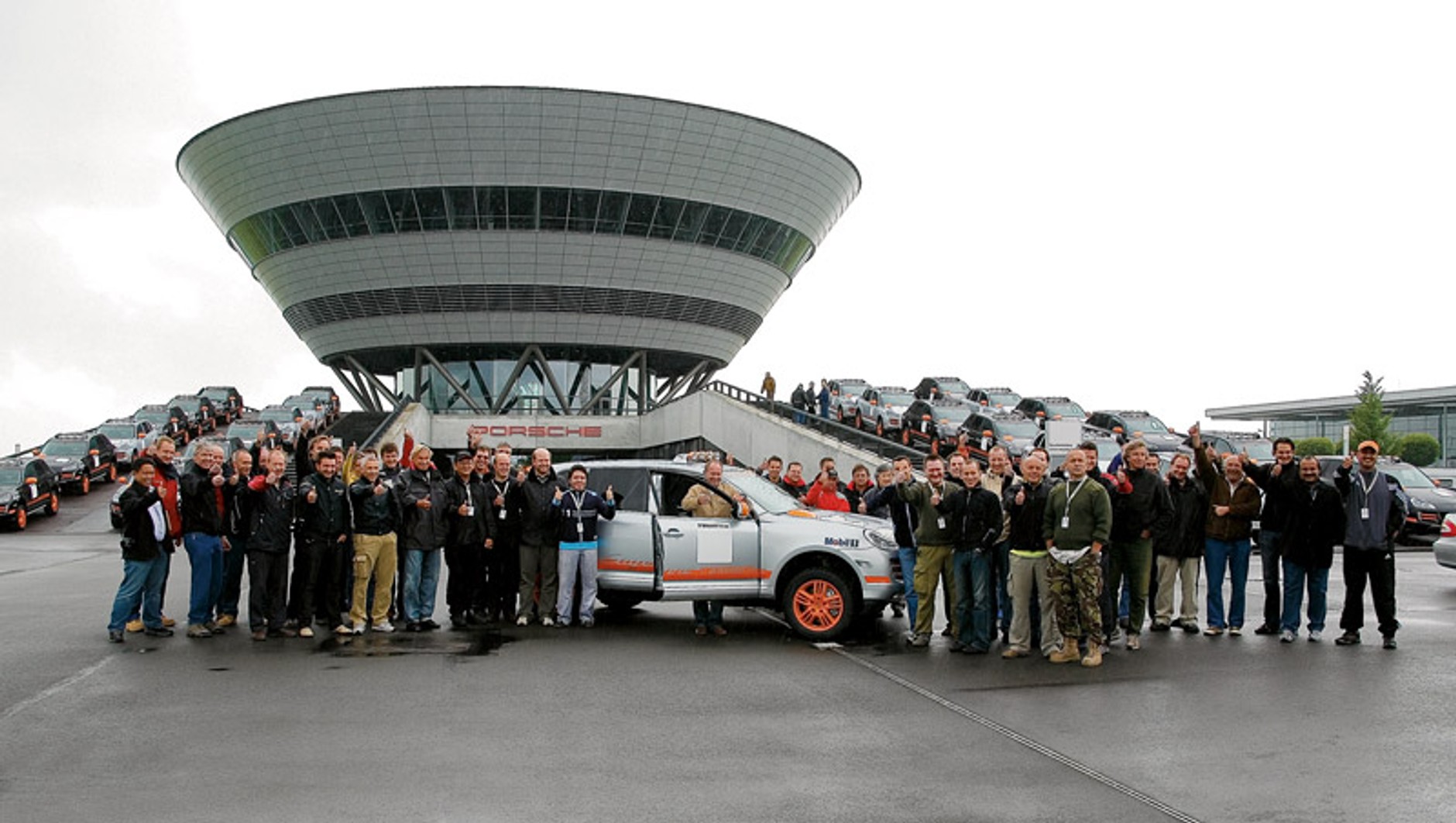 Porsche Cayenne S Transsyberia pilnie testuje