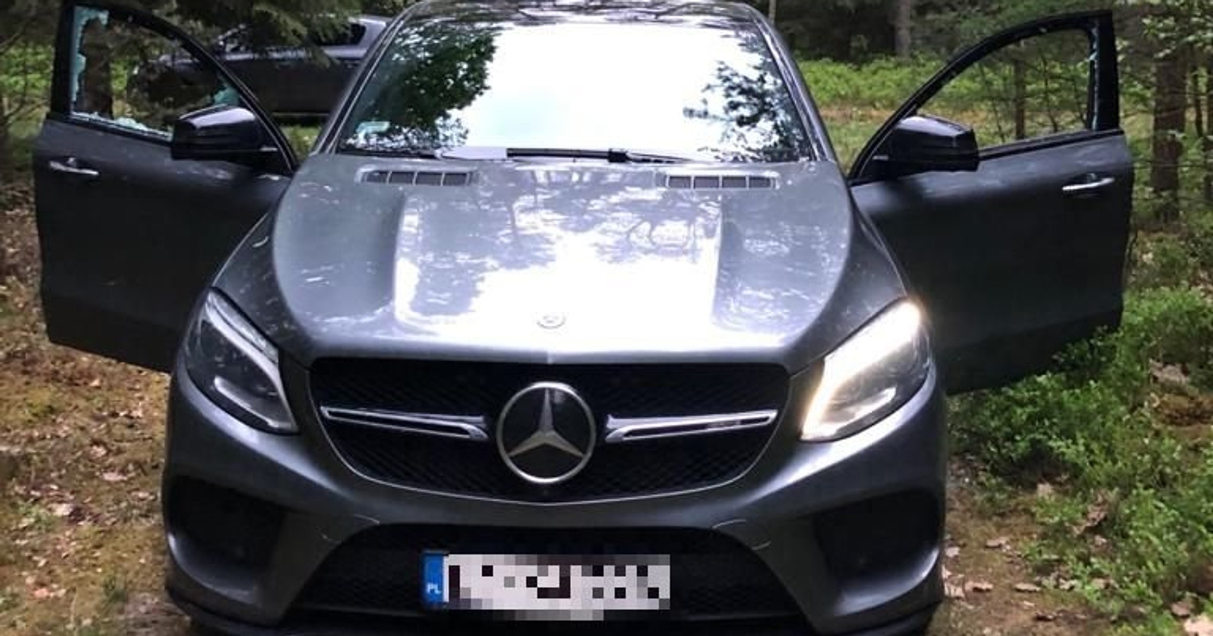 Policja odzyskała kilka aut, w tym Mercedesa o wartości 300 tys. złotych