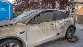 Pożar samochodu elektrycznego — zdj. ilustracyjne