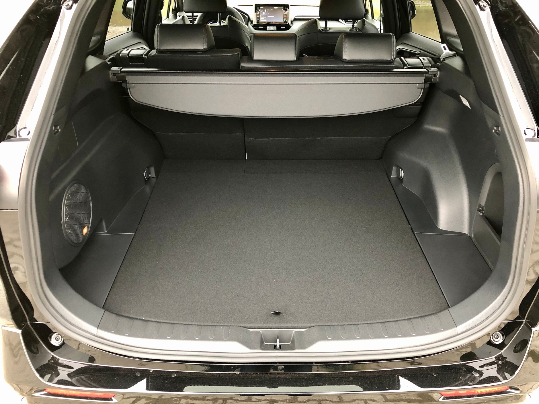 Toyota RAV4 2.5 Hybrid AWD Black Edition by JBL