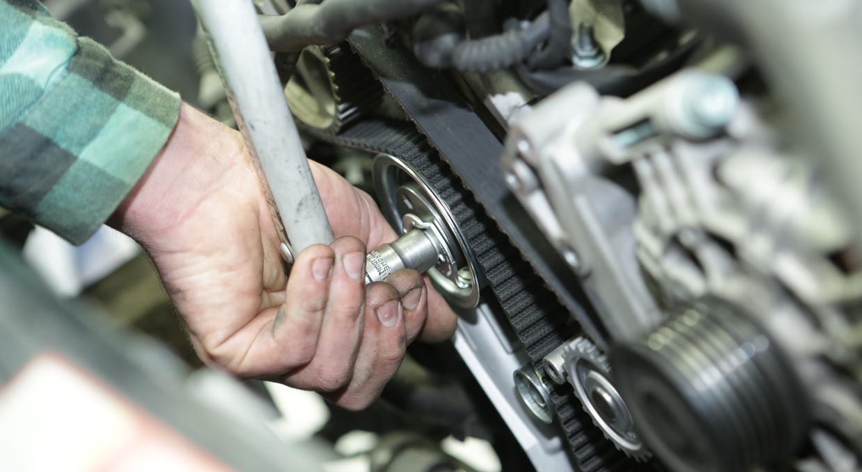 Jeżdżą tak, myśląc, że oszczędzają. Ten styl jazdy prowadzi prosto do mechanika