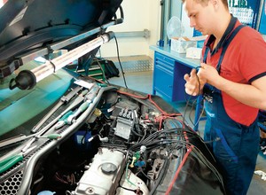 Instalacja LPG w aucie: jak założyć niedrogo, ale dobrze