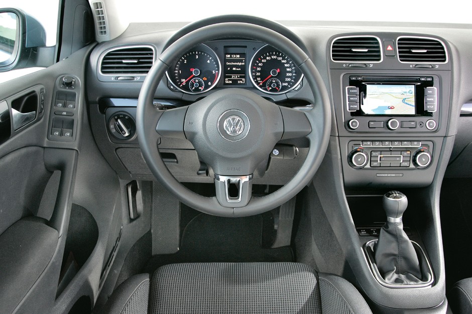 Volkswagen Golf kontra Mazda 3, Ford Focus i Opel Astra - ...bo mało pić,  to trzeba umieć. Porównanie kompaktów z małymi dieslami
