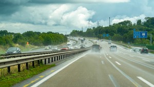 Oszustwo na autostradzie. Metoda "na lusterko" jest popularna i skuteczna