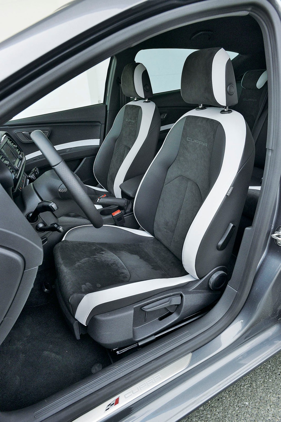 Seat Leon Cupra kontra VW Golf R i BMW M135i