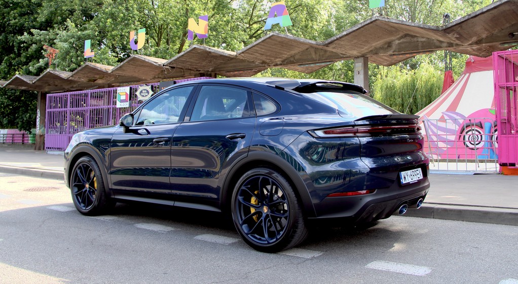 Porsche Cayenne Turbo E-Hybrid Coupe z pakietem GT