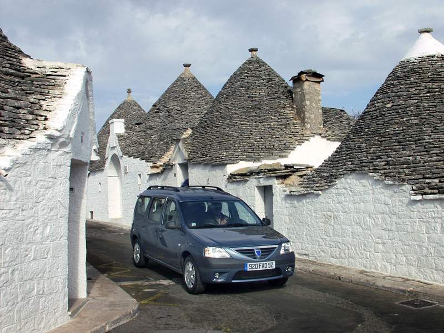 Dacia Logan MCV 1.6 16V: pierwsze jazdy i cena w Polsce!