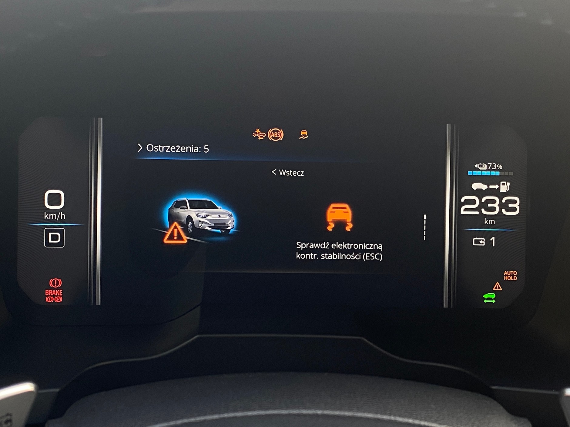 SsangYong Korando E-Motion – usterka układów ABS i ESC (ESP) podczas testu hamowania.