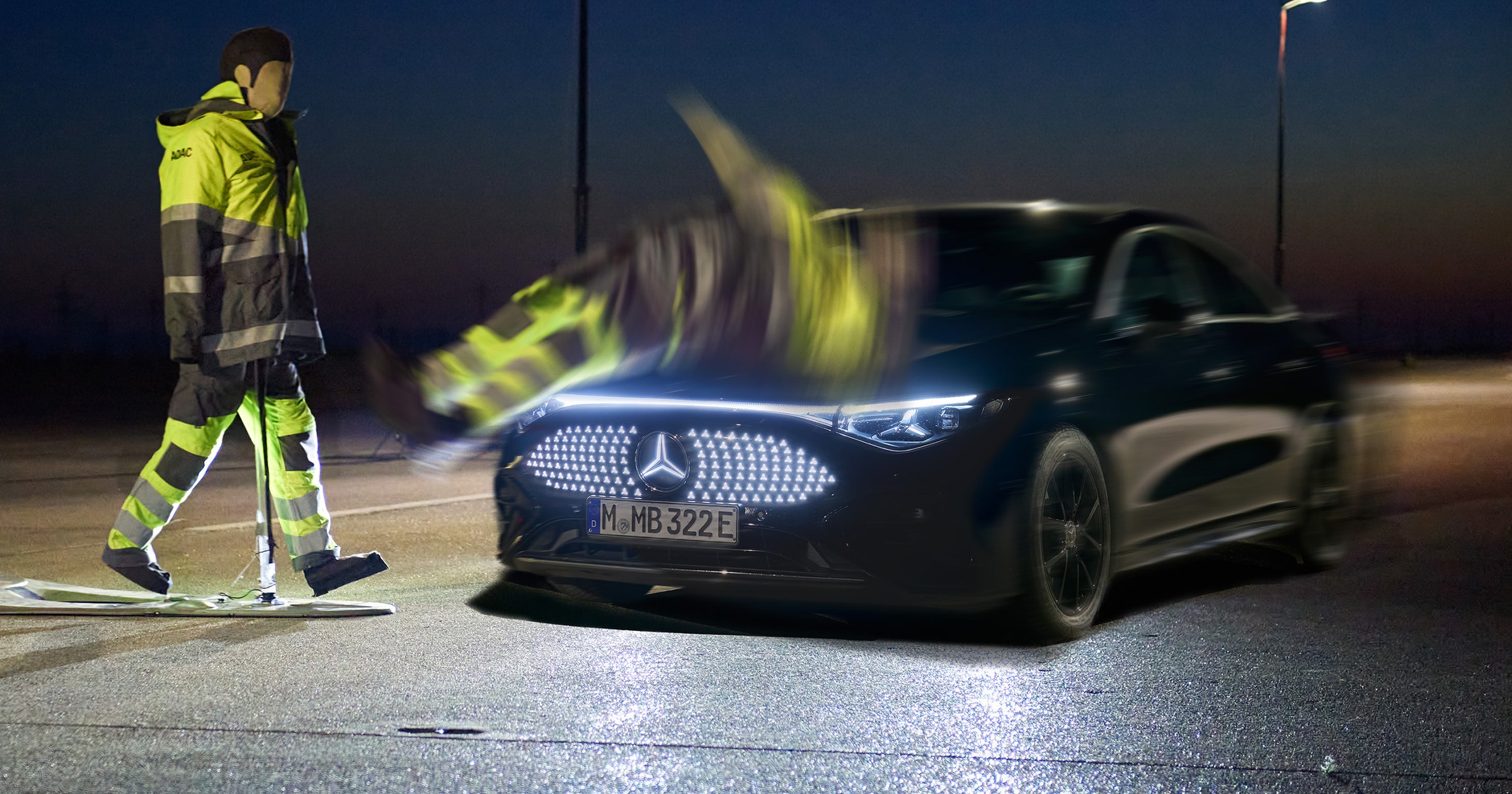 Badanie ADAC wykazało, że systemy bezpieczeństwa nie hamują przed pieszymi ubranymi w odblaskowe ubrania