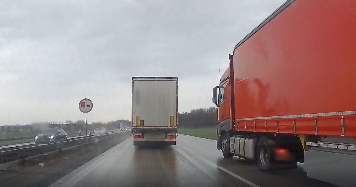 Podczas akcji przeprowadzonej na autostradzie A4 inspektorzy ITD skupili się na kierowcach łamiących zakaz wyprzedzania