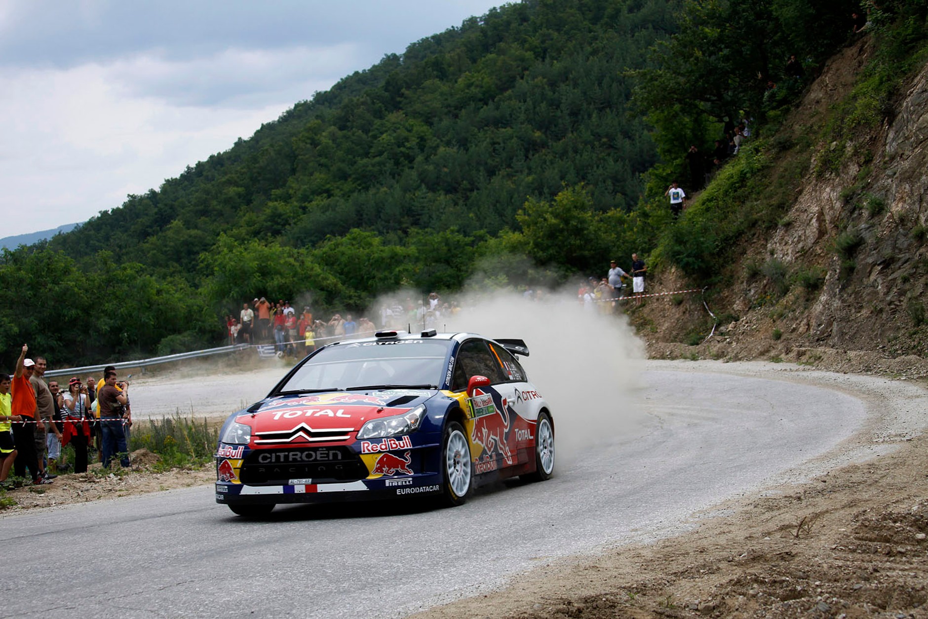 Citroën Total WRT taranuje konkurentów (galeria Rallyworld©Willy Weyens)