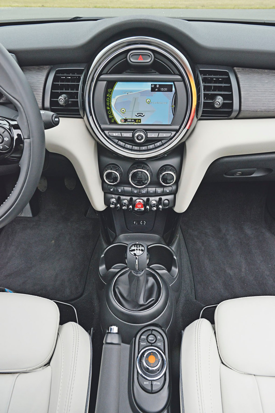 Mini Cooper Cabrio kontra Mazda MX-5 - kabriolety pełne radości