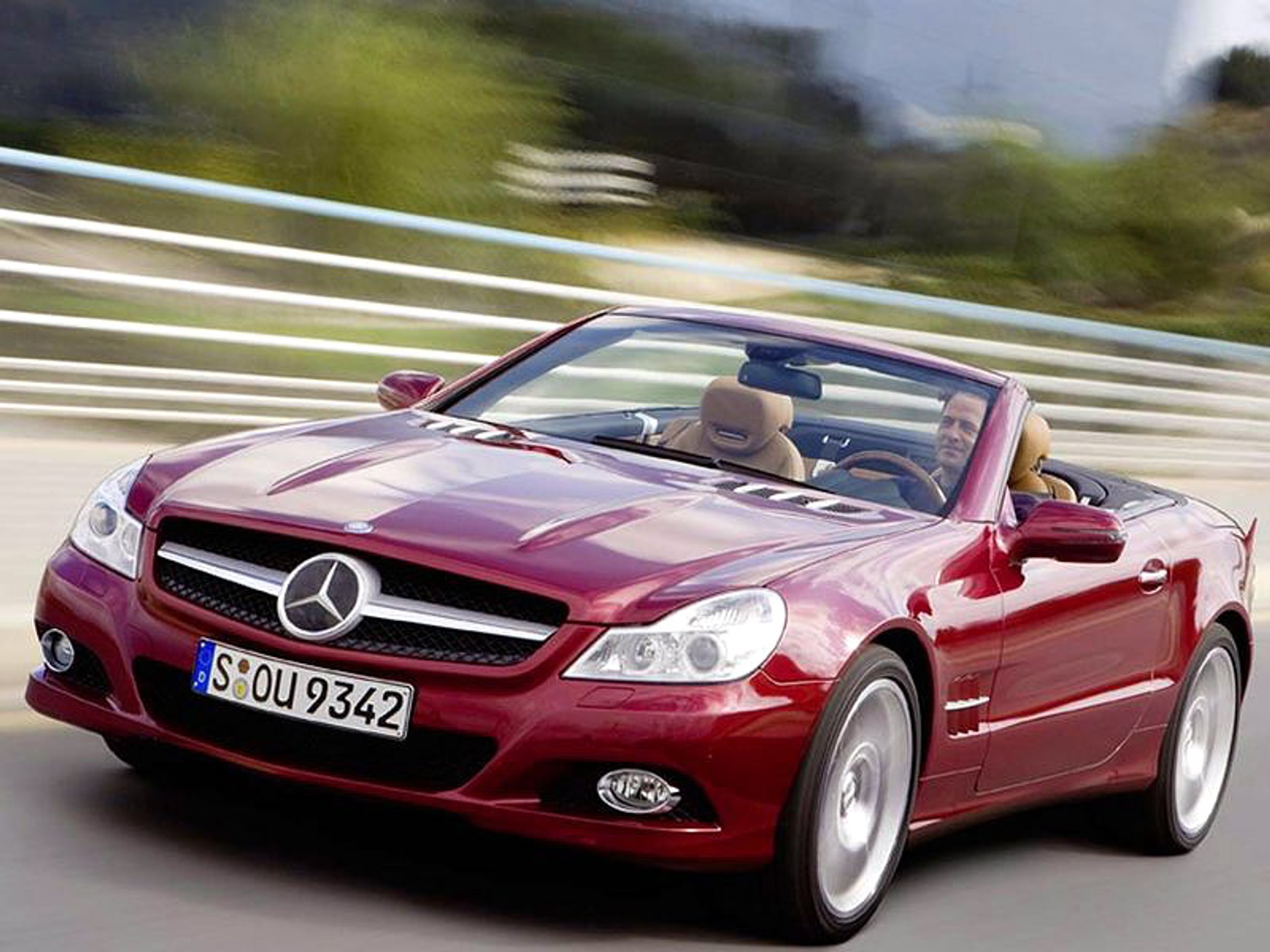 Mercedes-Benz SL – radykalna zmiana na drugą połowę cyklu modelowego