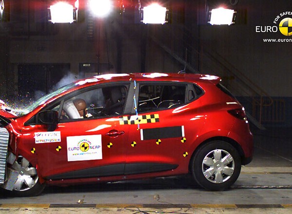 EuroNCAP: czy nowe Renault Clio jest bezpieczne?