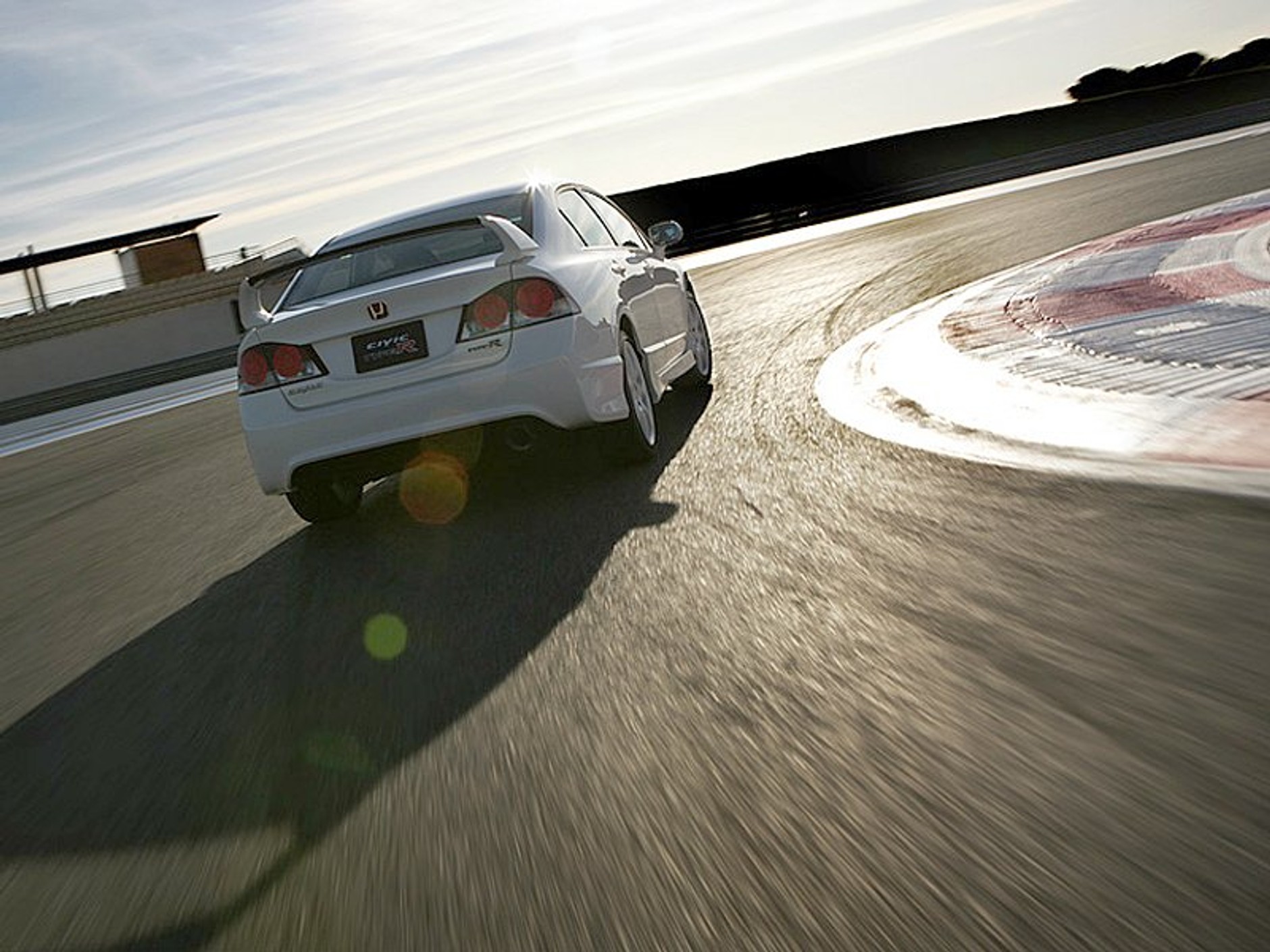 Honda Civic Type R Sedan – niedostępna rakieta