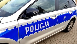 70-latek uszkodził cudze auto, wyjeżdżając z parkingu. Mandat: 4 tys. zł