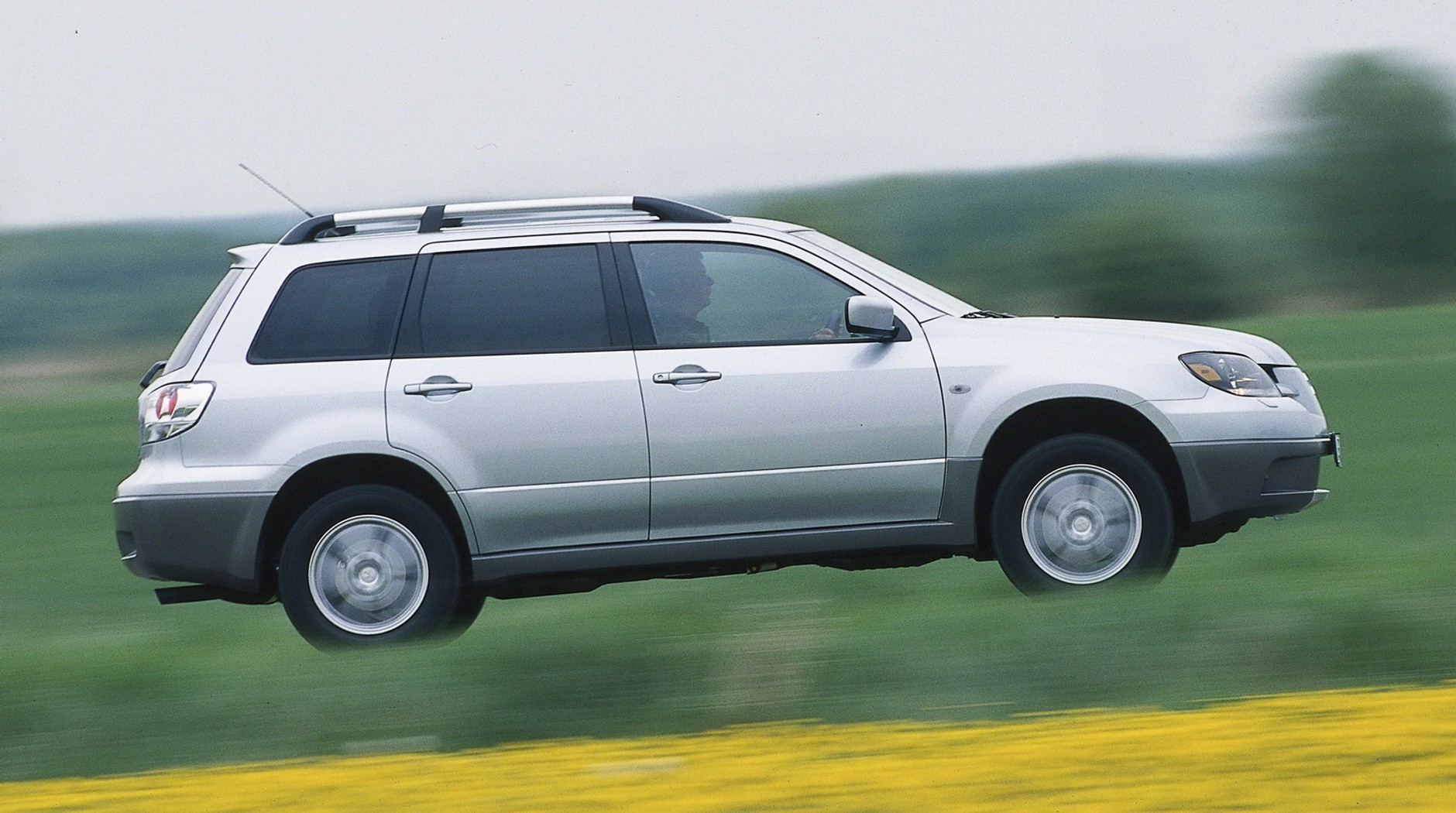 Mitsubishi Outlander I (2001-08) - od 15 000 zł