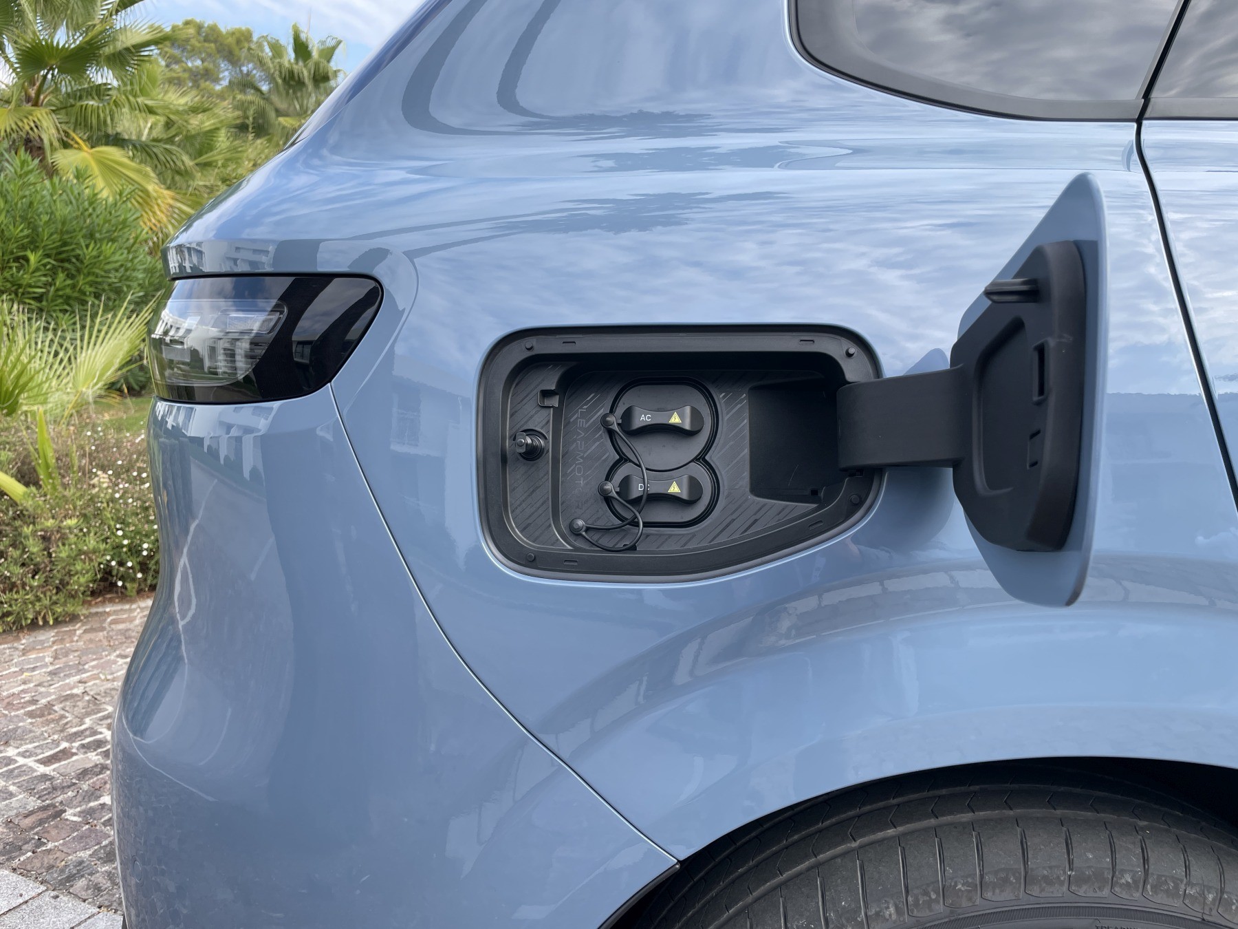 Na początku sprzedaży Leapmotor B10 będzie tylko elektryczny