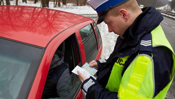 W drugim półroczu zwolnienie z obowiązku wożenia dowodu rejestracyjnego