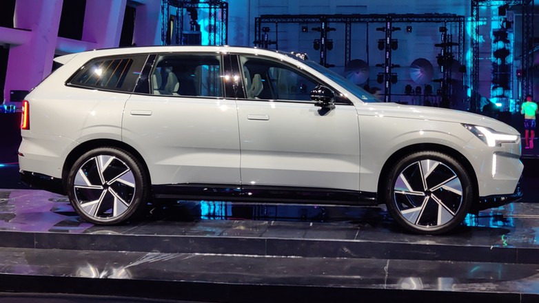 Volvo EX90