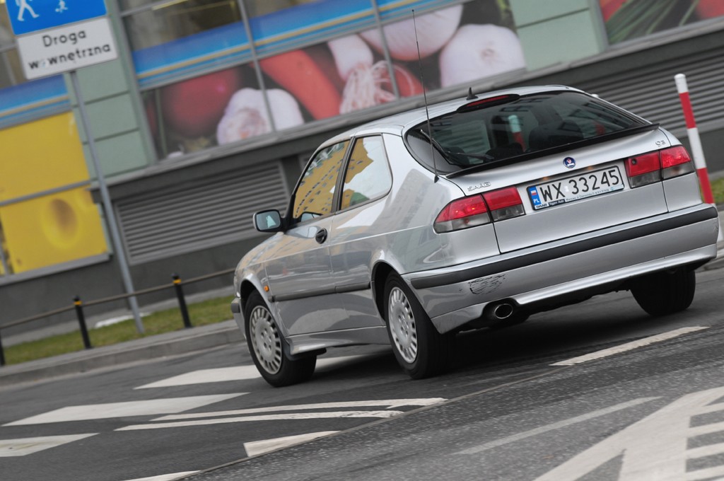 Saab 9-3 2.0 Turbo - Z pozoru na każdą kieszeń