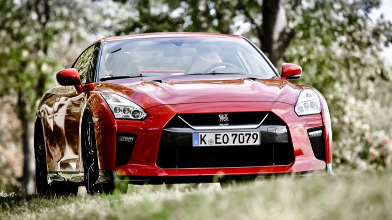 Nissan GT-R - im szybciej tym lepiej