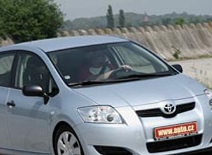 Toyota Auris 1.6 DualVVT-i - wartości wewnętrzne