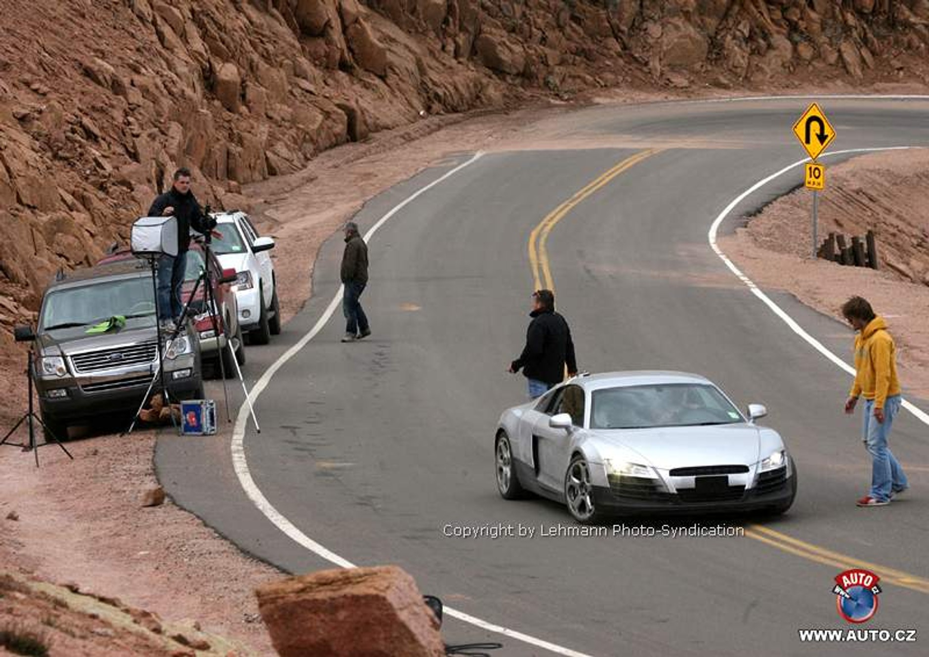 Zdjęcia szpiegowskie: Audi R8 podczas kręcenia reklamy w USA