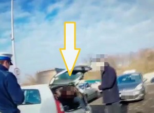 Policjanci byli zaskoczeni. Dostrzegli twarz w bagażniku [WIDEO]